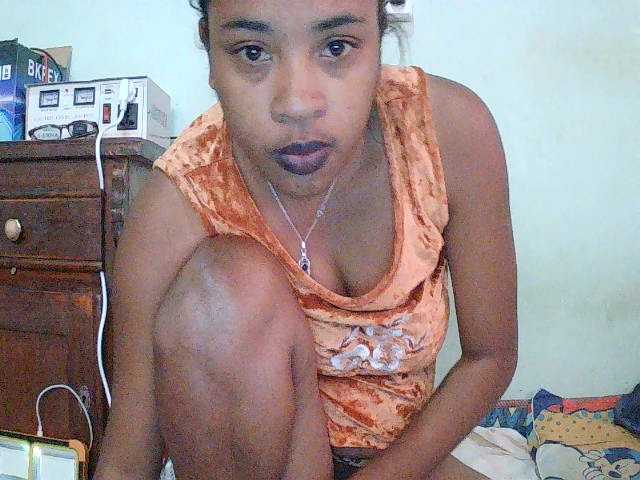 TriciaBella live cam on BongaCams