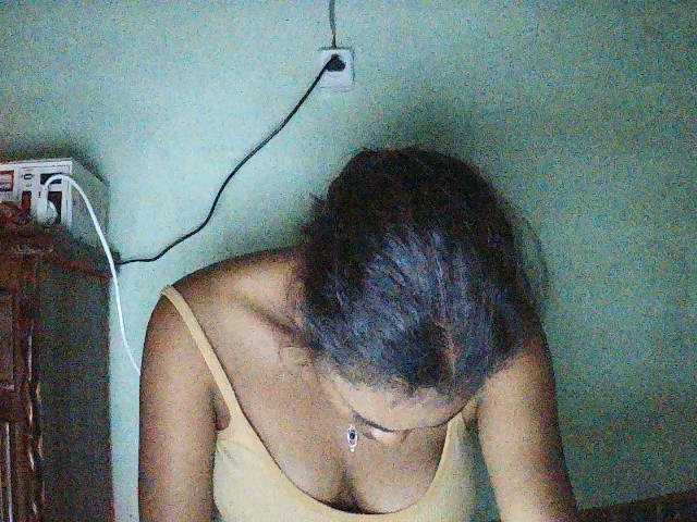 TriciaBella live cam on BongaCams