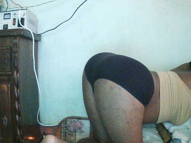 TriciaBella live cam on BongaCams