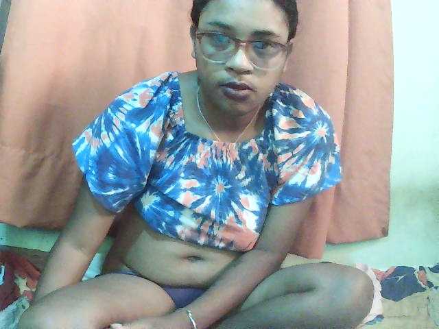 TriciaBella live cam on BongaCams
