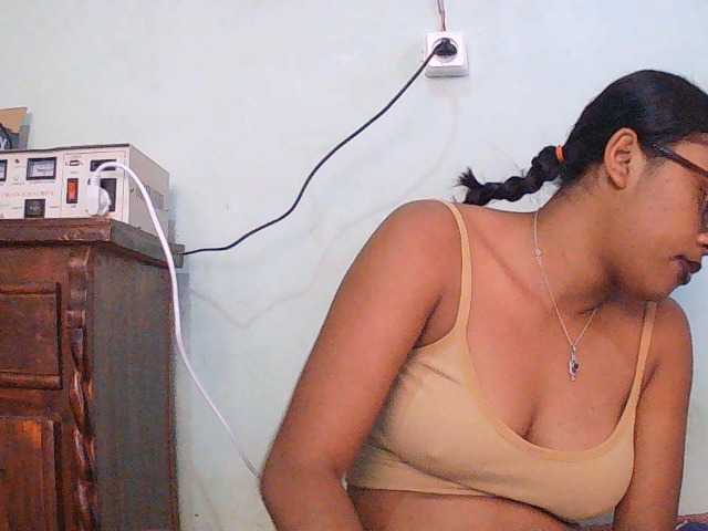 TriciaBella live cam on BongaCams