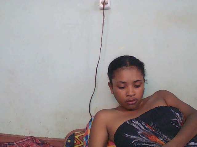 TriciaBella's BongaCams show and profile