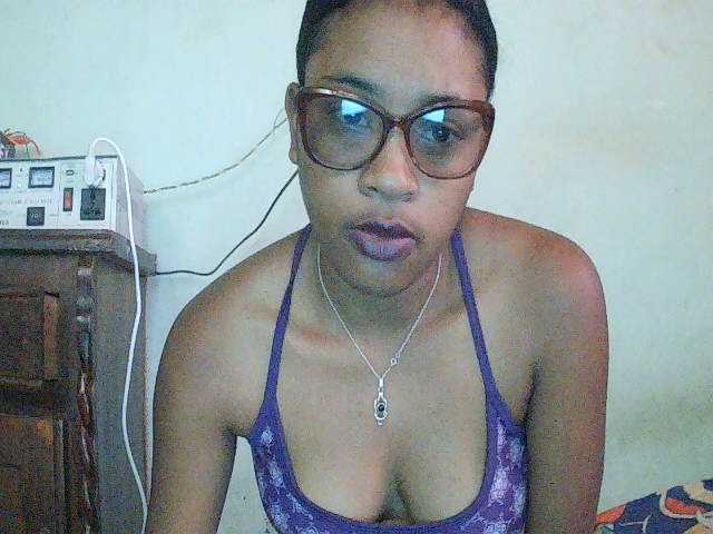 TriciaBella live cam on BongaCams