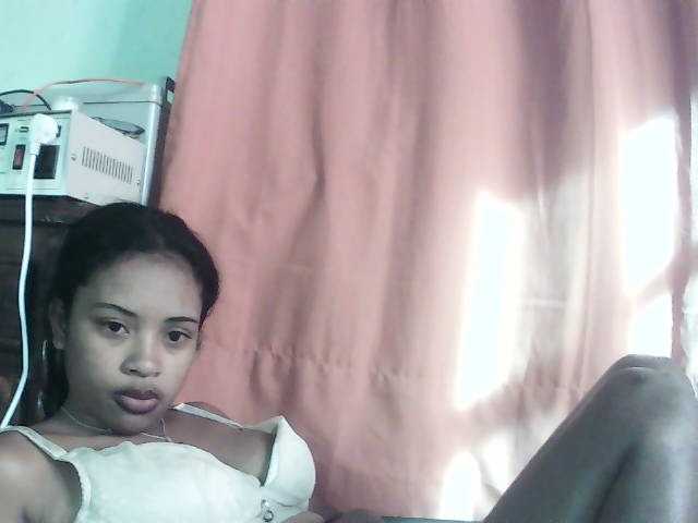 TriciaBella live cam
