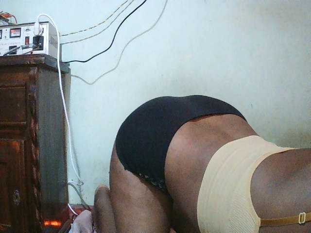 TriciaBella live cam on BongaCams