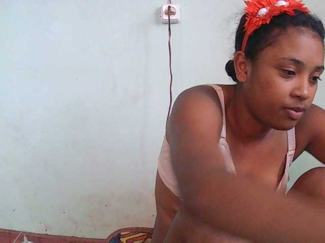 TriciaBella's BongaCams show and profile