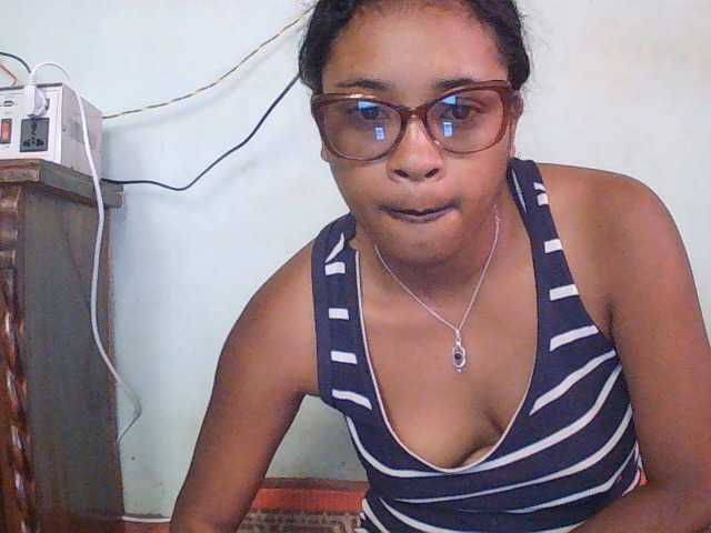 TriciaBella live webcam show