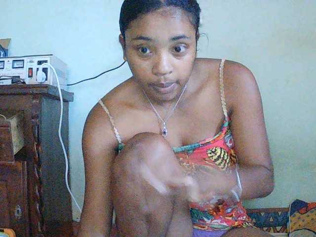 TriciaBella live cam on BongaCams