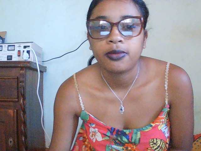 TriciaBella live cam on BongaCams