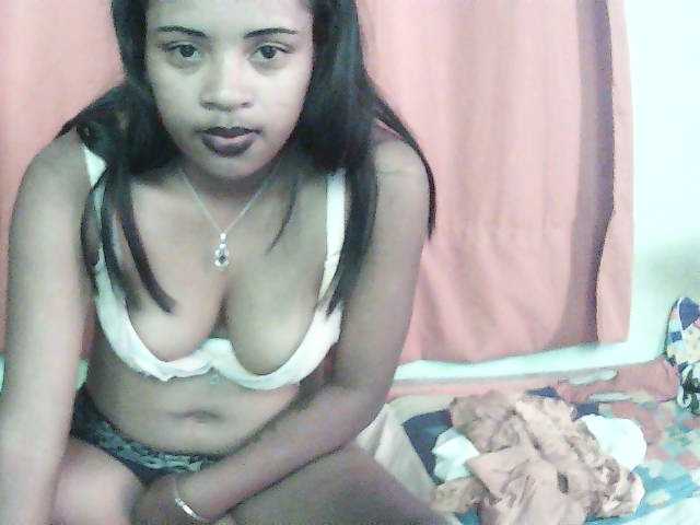 TriciaBella live cam on BongaCams