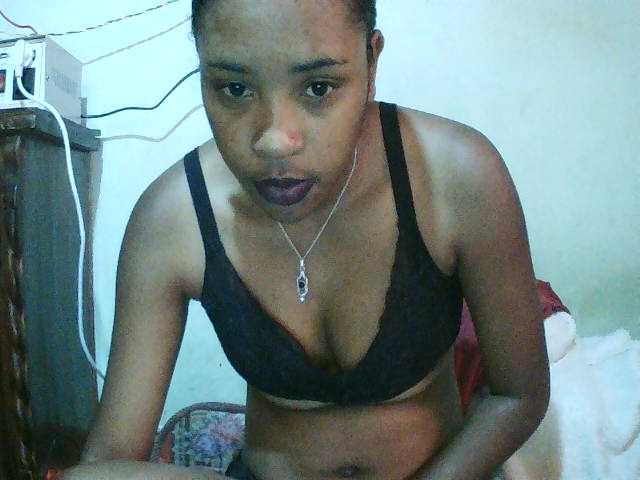 TriciaBella live cam on BongaCams