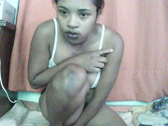 TriciaBella live cam on BongaCams