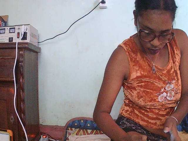 TriciaBella live cam on BongaCams