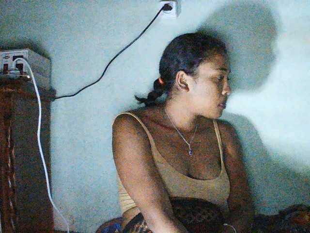 TriciaBella live cam on BongaCams