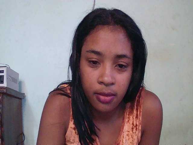 le modèle TriciaBella est en webcam porno dans un show sur le site bongacams, il possède les tags suivants: Ebony,Brunette,Trimmed