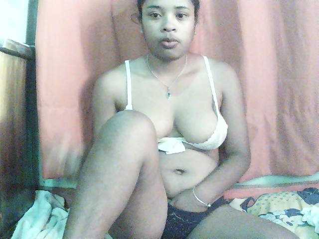 TriciaBella live cam on BongaCams