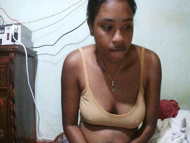 TriciaBella live cam on BongaCams