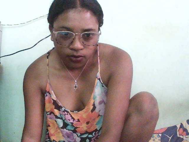 TriciaBella live cam on BongaCams