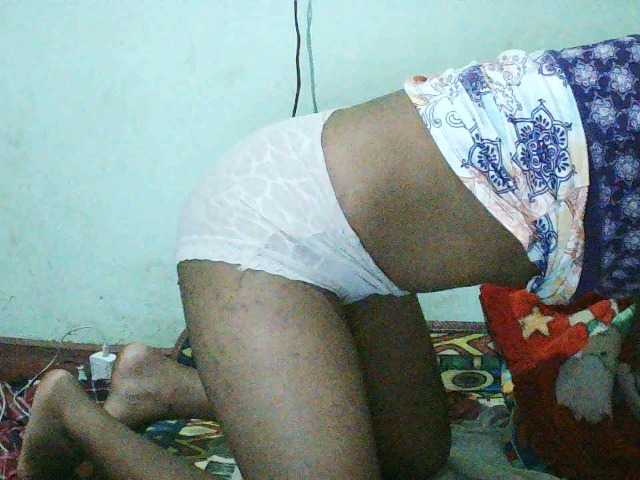 TriciaBella's BongaCams show and profile