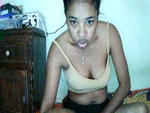 TriciaBella live cam on BongaCams