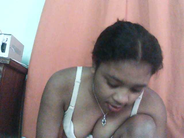 TriciaBella live cam on BongaCams