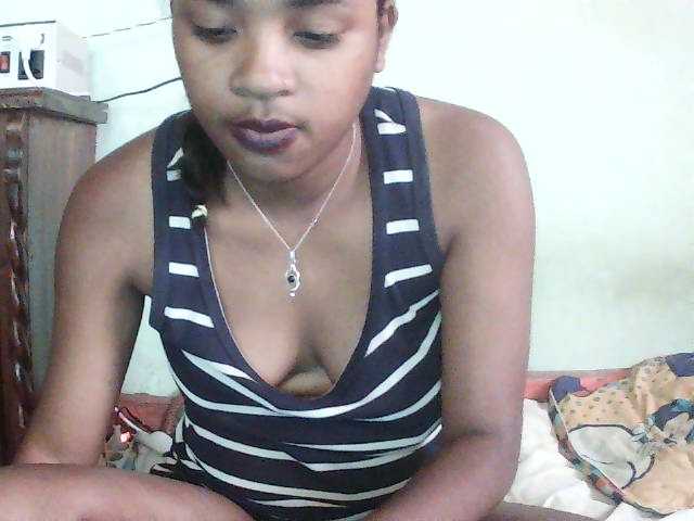 TriciaBella live cam on BongaCams