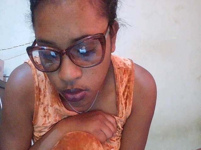 TriciaBella live cam on BongaCams
