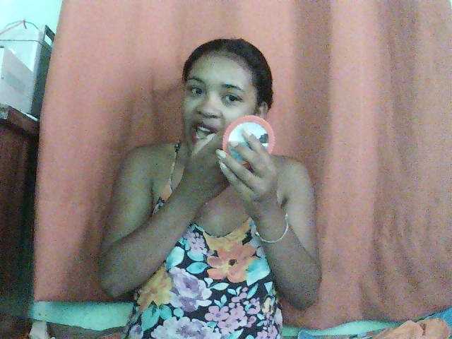 TriciaBella live cam on BongaCams