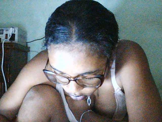 TriciaBella live cam on BongaCams