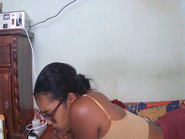TriciaBella live cam on BongaCams