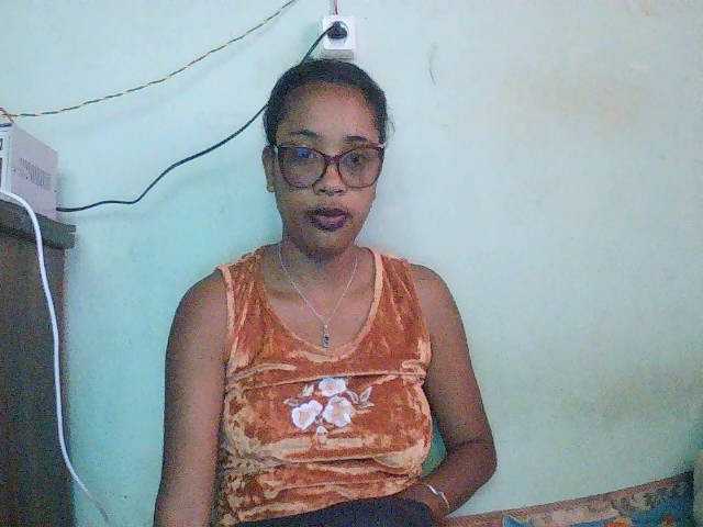 TriciaBella live cam on BongaCams