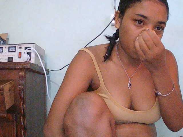 TriciaBella live cam on BongaCams