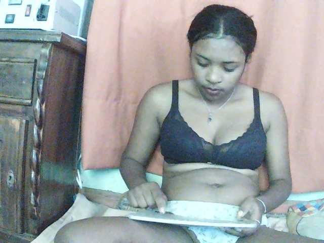 TriciaBella live cam on BongaCams