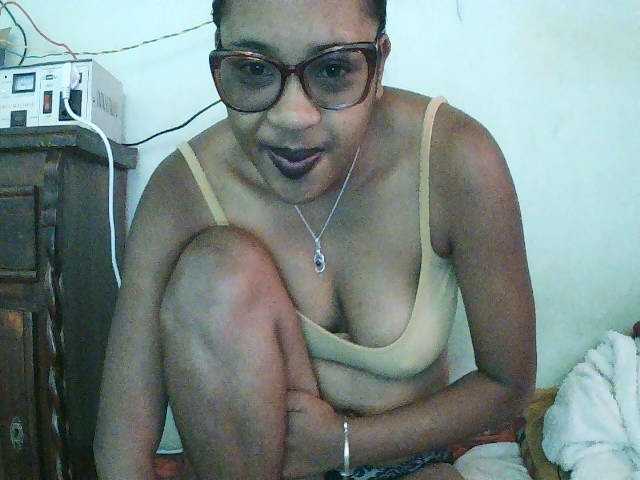 TriciaBella live cam on BongaCams