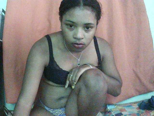 TriciaBella live cam on BongaCams