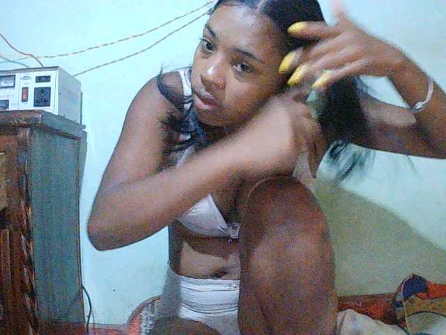 TriciaBella live cam on BongaCams