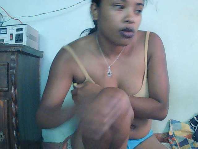 TriciaBella live cam on BongaCams