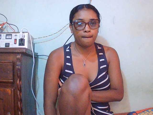 TriciaBella live cam on BongaCams