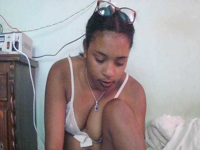 TriciaBella live cam on BongaCams