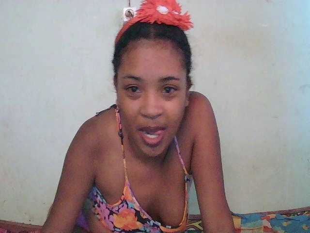 TriciaBella's BongaCams show and profile