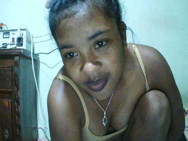 TriciaBella live cam on BongaCams