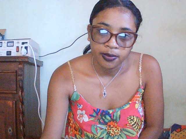 TriciaBella live cam on BongaCams