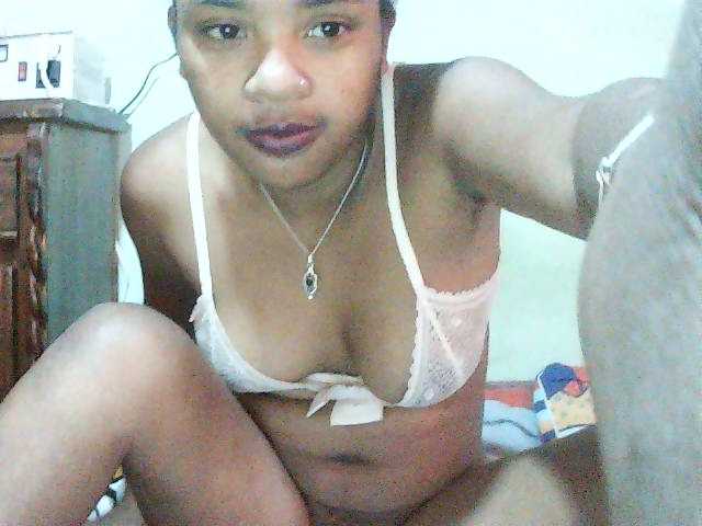 TriciaBella live cam on BongaCams