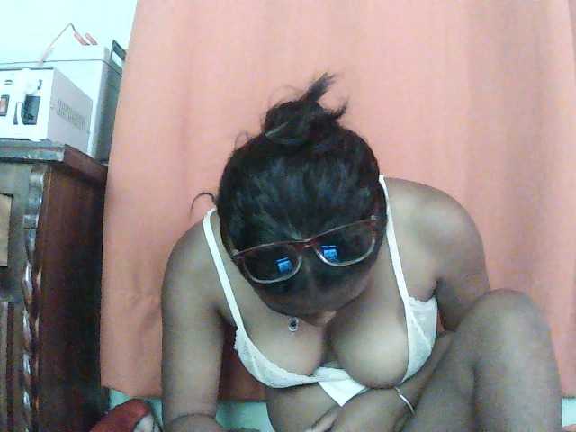 TriciaBella live cam on BongaCams