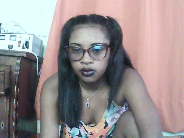 TriciaBella live cam on BongaCams