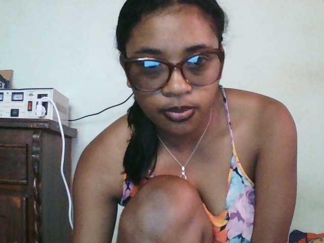 TriciaBella live cam on BongaCams
