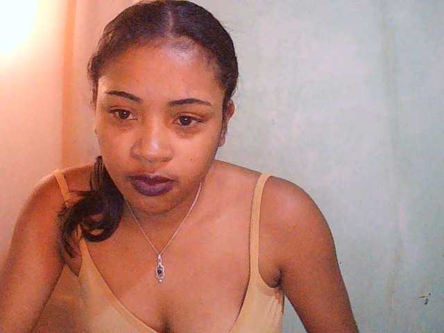 TriciaBella live cam on BongaCams