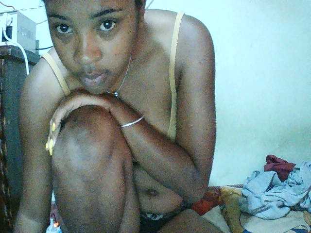 TriciaBella live cam on BongaCams