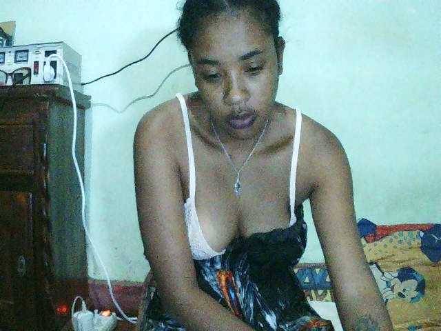 TriciaBella live cam on BongaCams