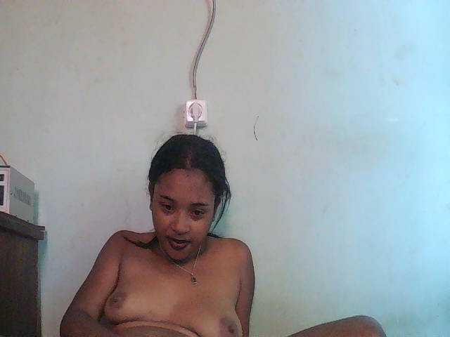 TriciaBella live cam on BongaCams